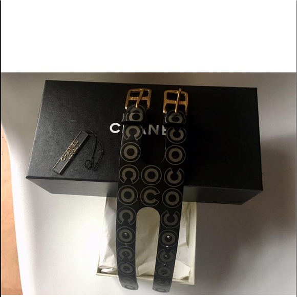 ❗️ SOLD ❗️ Chanel COCO Leather Cuff Bracelet - New Cond. w/original box - Rare! - Picture 6 of 12